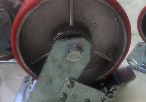 Bánh xe đẩy PU Gang tải nặng